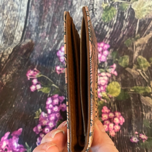 Wizarding World of Harry Potter "Muggledom Mysterium" Wallet Bi-Fold - Picture 6 of 11